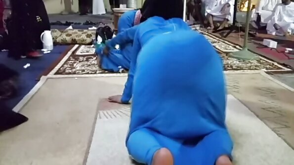 Wanita yang sudah berkahwin adalah meniduri lelaki yang sudah berkahwin