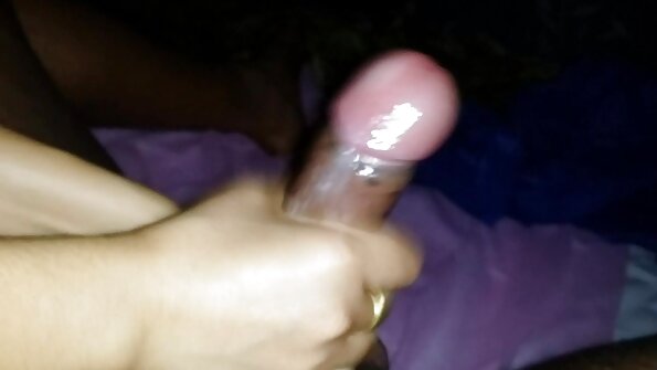 Ibu tiri Ryan Keely dan kayu hitam Jeni Angel mempunyai seks lesbian